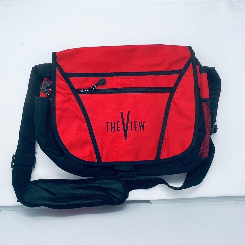 NWT The View Messenger Bag With Rosie O’Donnell Autograph on back Red and Black.